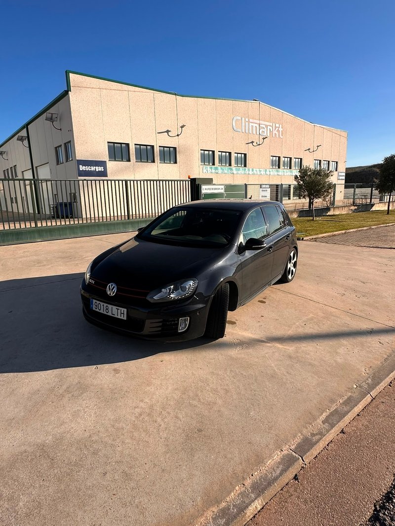 Volkswagen Golf 2010 GTI - foto 1