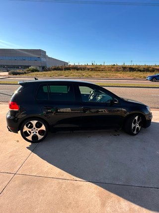 Volkswagen Golf 2010 GTI ..