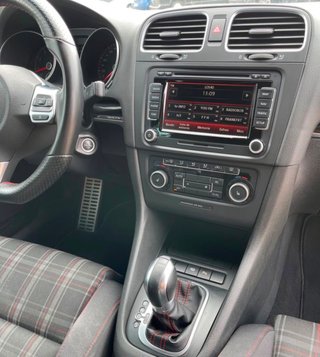 Volkswagen Golf 2010 GTI ..
