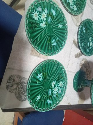4 Platos y 1 Frutero Cerámica Majolica Antigua