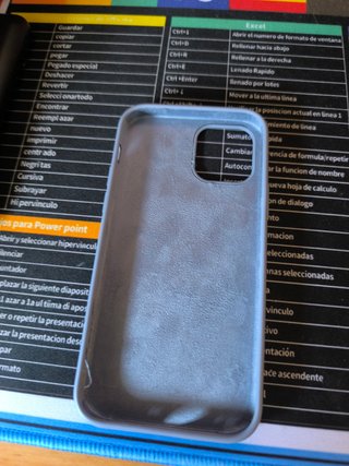 Funda iPhone 12 Transparente Corazones