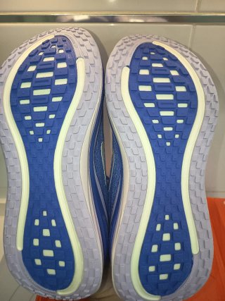 Nike Vomero Plus Talla 42.5 Azul