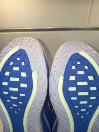 Nike Vomero Plus Talla 42.5 Azul