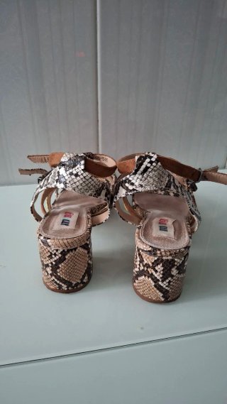 Sandalias tacón ancho 6cm serpiente
