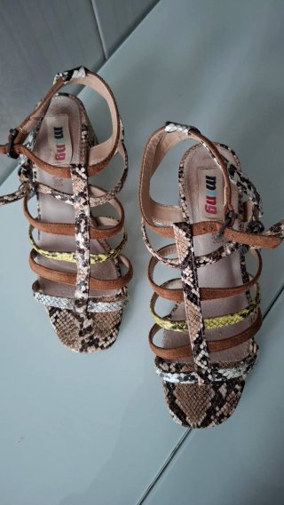 Sandalias tacón ancho 6cm serpiente