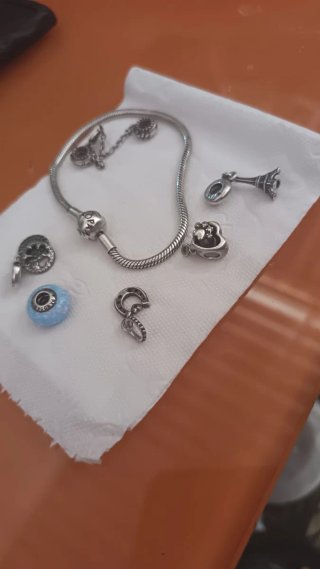 Pulsera Pandora con charms