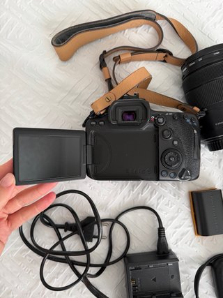 Canon EOS 90D + Objetivo 18-135mm + Accesorios