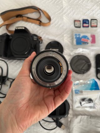 Canon EOS 90D + Objetivo 18-135mm + Accesorios