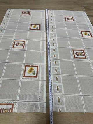 Set Tende Beige e Bianche con Motivo Floreale
