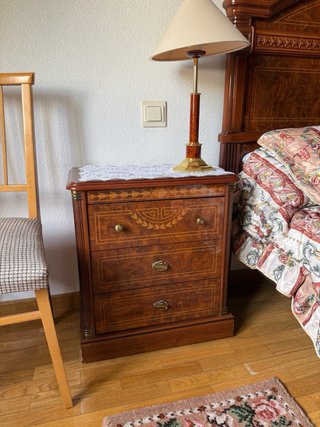 Set Dormitorio de madera:cabecero, mesitas,tocador