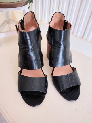 Sandalias tacón Primark efecto cocodrilo