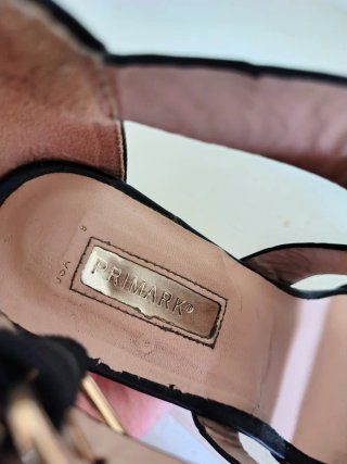 Sandalias tacón Primark efecto cocodrilo