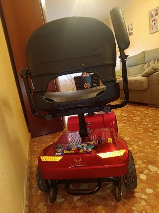 Scooter movilidad reducida eléctrico rojo