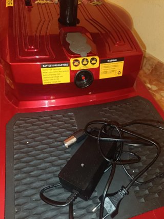 Scooter movilidad reducida eléctrico rojo