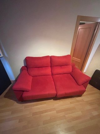 Sofá rojo de tela con asientos que se sacan!