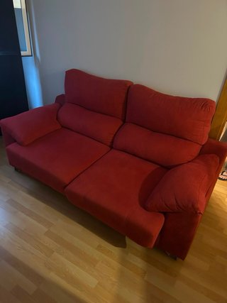 Sofá rojo de tela con asientos que se sacan!