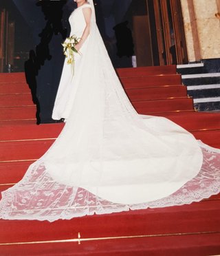 Vestido de Novia Blanco con cola.