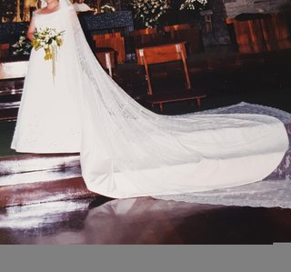 Vestido de Novia Blanco con cola.