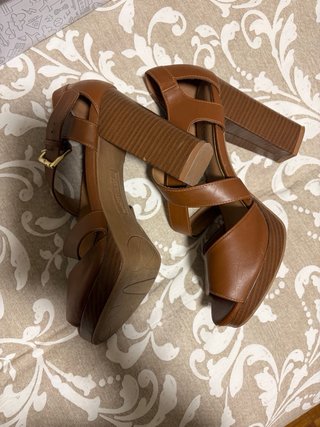 Zapatos Christian Siriano para Payless Marrones