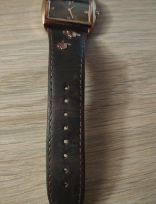 Reloj Tous Piel Detalles Dorados