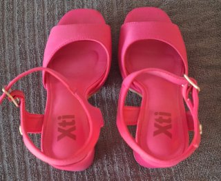 Zapatos de tacón rosa