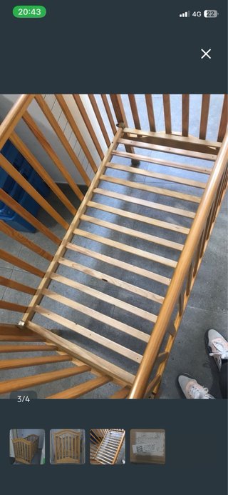 Cuna de madera para bebé