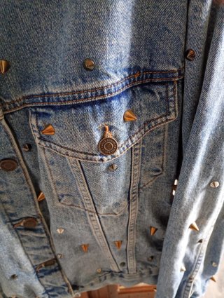 Cazadora vaquera Pull&Bear tachuelas talla S