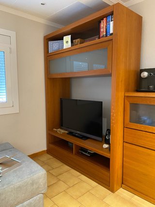 Mueble de comedor madera y cristal