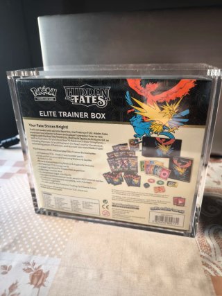 Pokemon Hidden Fates Elite Trainer Box Inglés