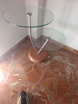 Mesa auxiliar cristal y metal
