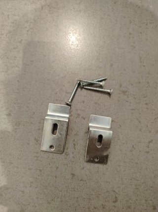 Espejo moderno con marco plateado