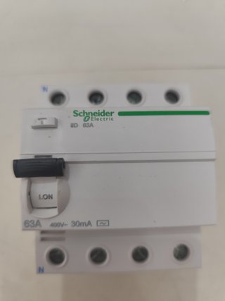 Diferencial 4p 63A en 30 Schneider A9R81463