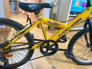 Bicicleta infantil amarilla CONOR