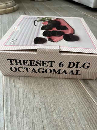 Juego de té negro y blanco