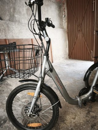 Triciclo Monty en perfecto estado en PEDREGUER -AL