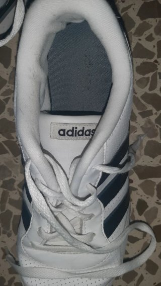 Tenis Adidas Blanco y Gris