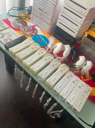 Consola Nintendo Wii e Acessórios