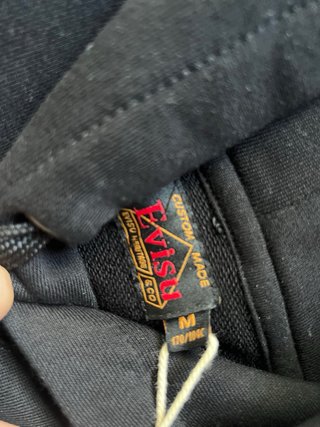 Sudadera Evisu Negra con Logo Rojo