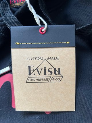 Sudadera Evisu Negra con Logo Rojo