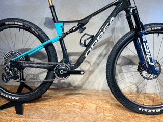 ORBEA OIZ M-LTD 2025 Flight Attendant / Talla M