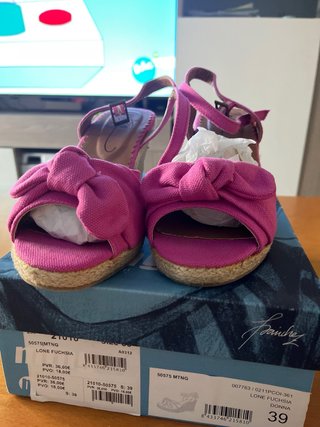 Sandalias Fucsia Verano Tacón Cuña Nuevas