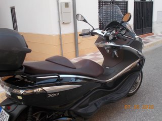Piaggio X10 Executive ABS/ASR Maxi Scooter 350 cc