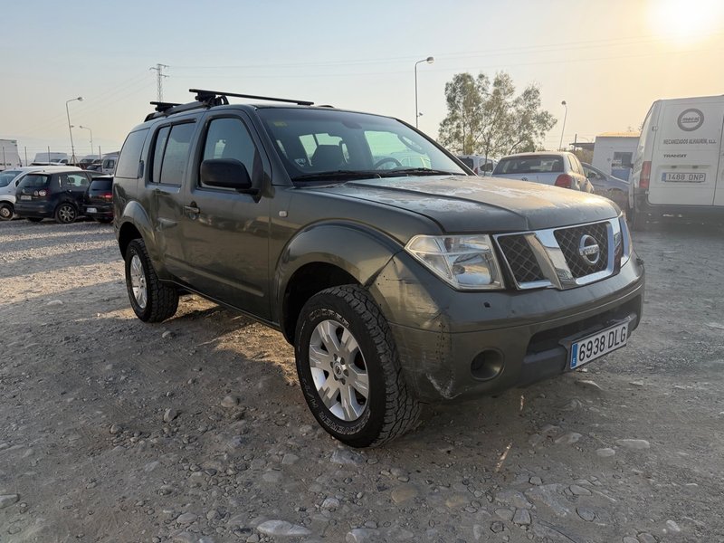 Nissan Pathfinder 2006 - foto 1