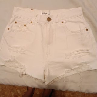 Bermuda Vaquera Blanca Rota Talla S