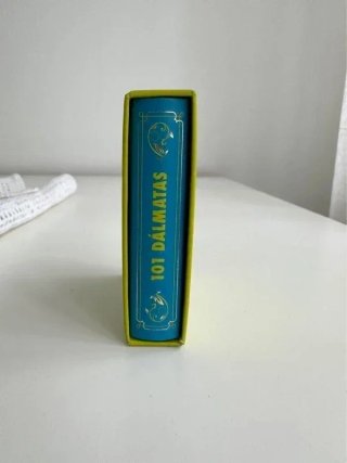 Libro en miniatura en portugués