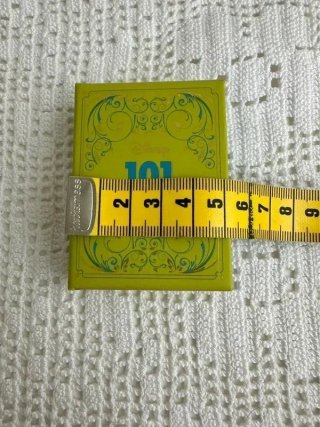 Libro en miniatura en portugués