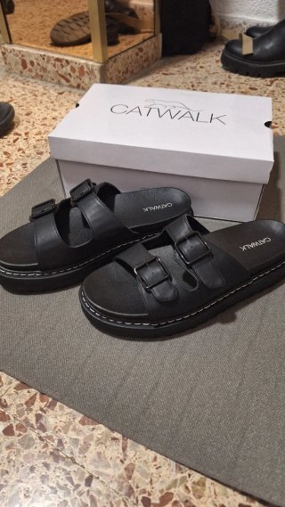Sandalia acolchada Catwalk NUEVAS