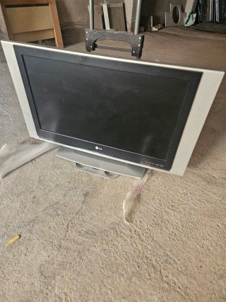 Televisor LG Plata y Negro