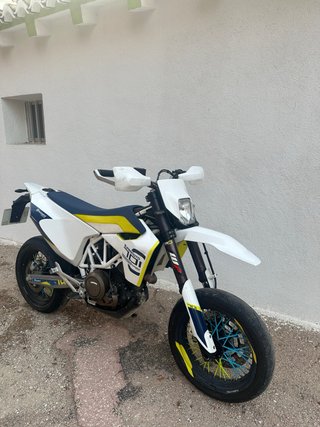 Husqvarna 701 Supermoto