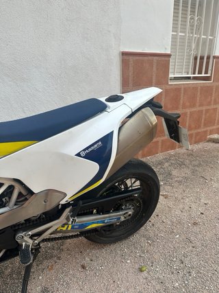 Husqvarna 701 Supermoto